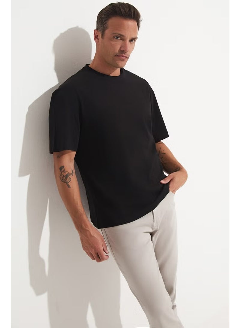 JUNE Men's Oversize Crew Neck Short Sleeve T-Shirt - Image 2